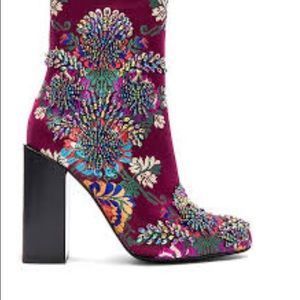 Jeffrey Campbell brand new boots !